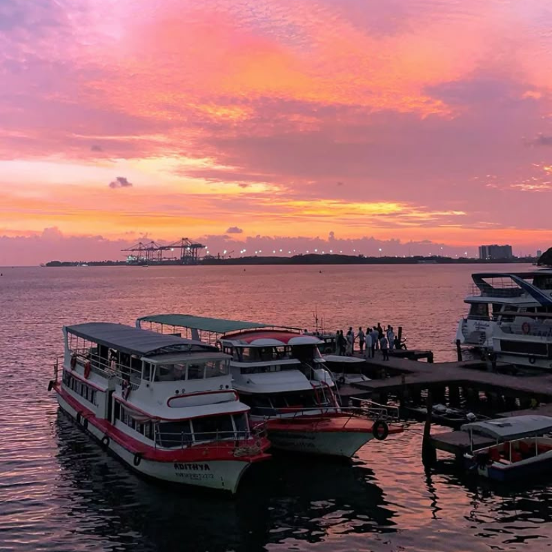 Waterfront walkway at Marine Drive Kochi with views of the backwaters