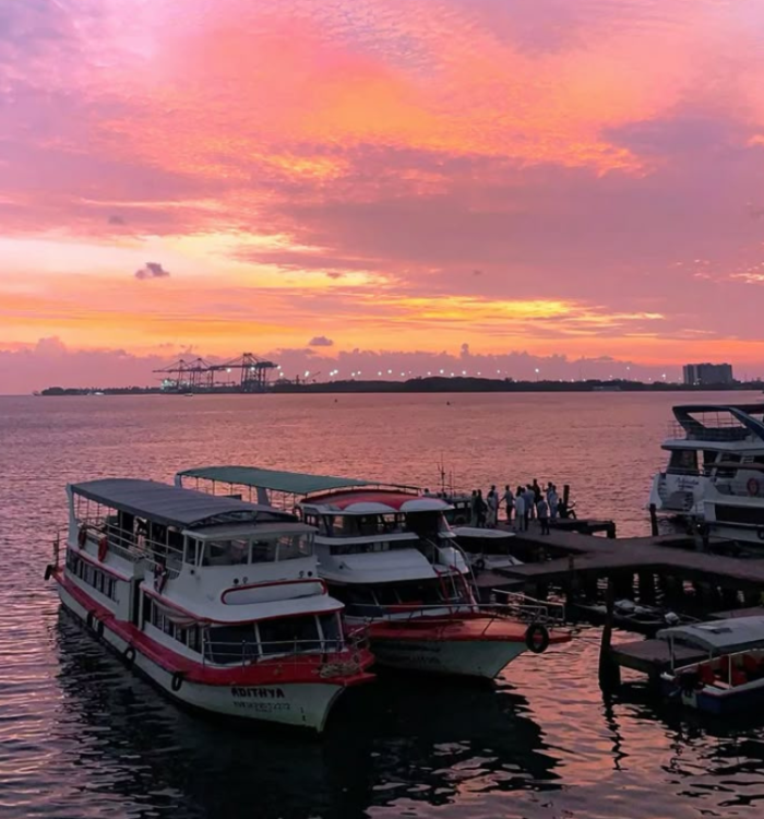 Waterfront walkway at Marine Drive Kochi with views of the backwaters